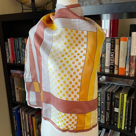 vintage scarf - Picture 2 of 3